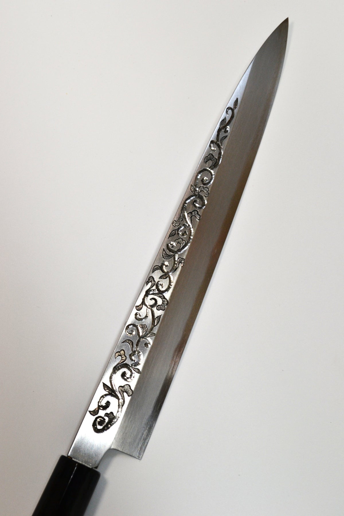 [PRE-ORDER] Michiko Kubota Engraved Yanagiba 270mm — Karakusa